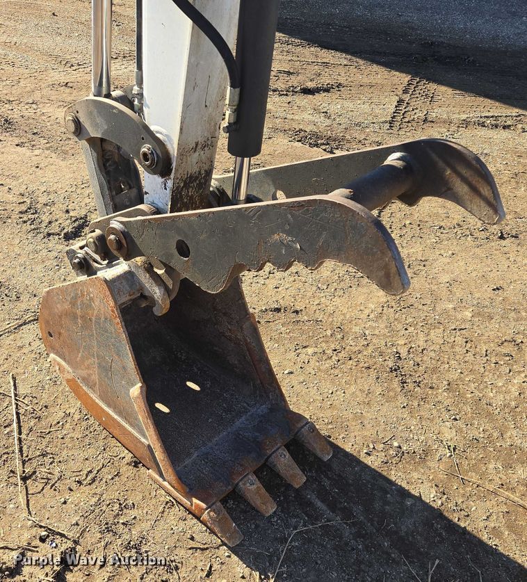 image for item ES2901 2017 Bobcat E35 mini excavator