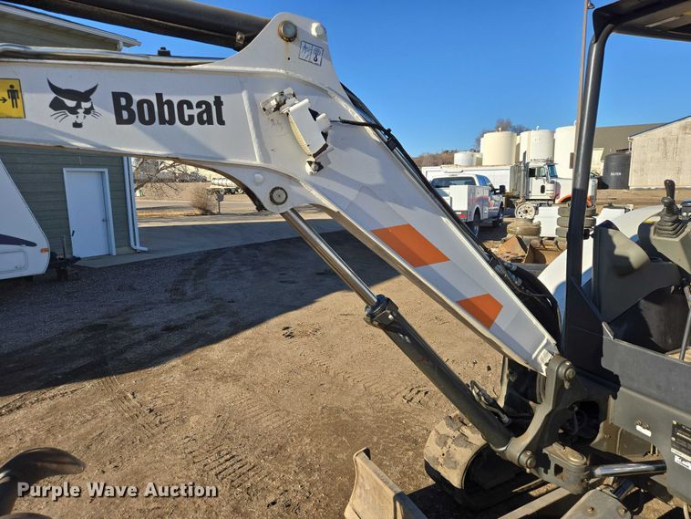 image for item ES2901 2017 Bobcat E35 mini excavator