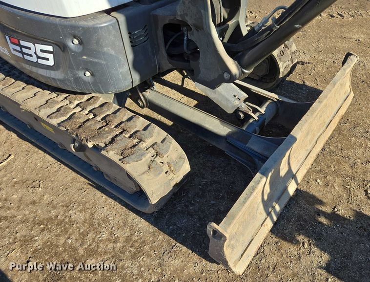 image for item ES2901 2017 Bobcat E35 mini excavator