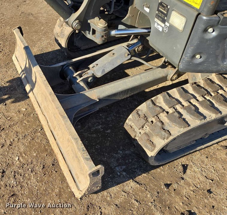 image for item ES2901 2017 Bobcat E35 mini excavator