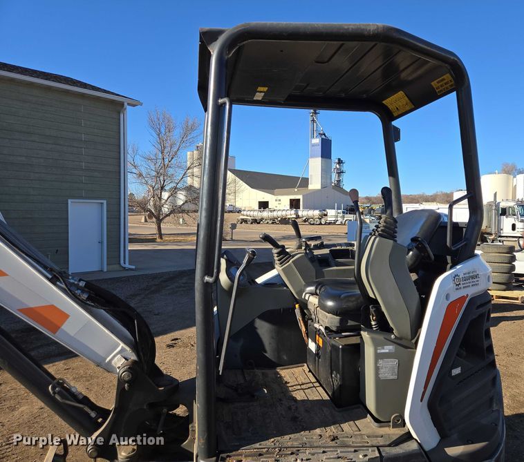 image for item ES2901 2017 Bobcat E35 mini excavator