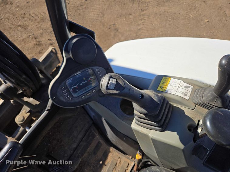 image for item ES2901 2017 Bobcat E35 mini excavator