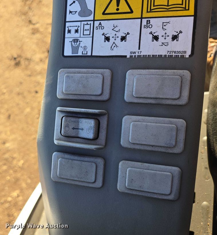 image for item ES2901 2017 Bobcat E35 mini excavator