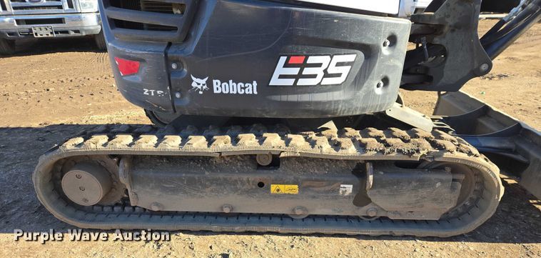 image for item ES2901 2017 Bobcat E35 mini excavator
