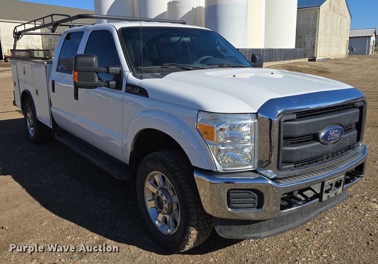 image for item ES2904 2015 Ford F350 Super Duty XL Crew Cab utility bed pickup truck