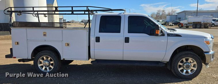 image for item ES2904 2015 Ford F350 Super Duty XL Crew Cab utility bed pickup truck