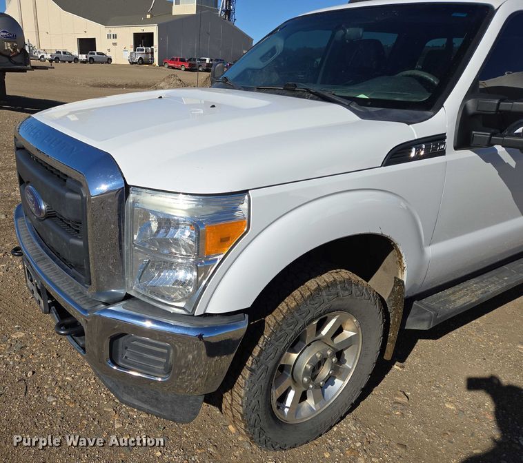 image for item ES2904 2015 Ford F350 Super Duty XL Crew Cab utility bed pickup truck