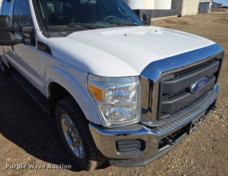 image for item ES2904 2015 Ford F350 Super Duty XL Crew Cab utility bed pickup truck