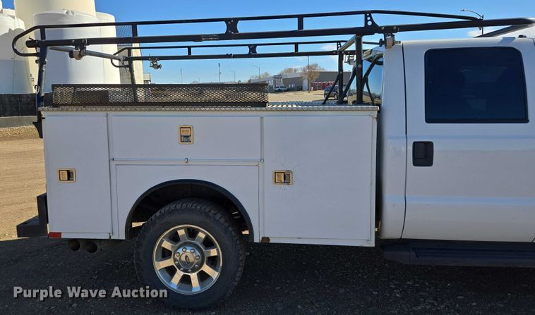 image for item ES2904 2015 Ford F350 Super Duty XL Crew Cab utility bed pickup truck