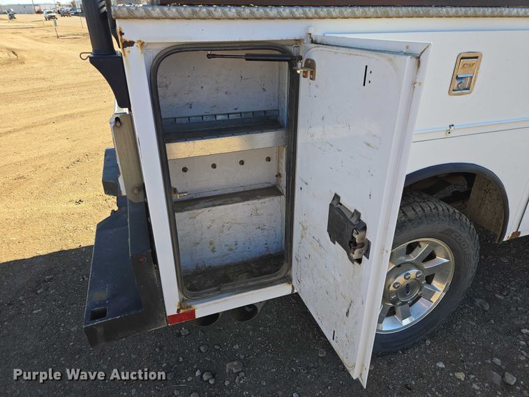 image for item ES2904 2015 Ford F350 Super Duty XL Crew Cab utility bed pickup truck