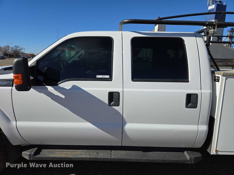 image for item ES2904 2015 Ford F350 Super Duty XL Crew Cab utility bed pickup truck