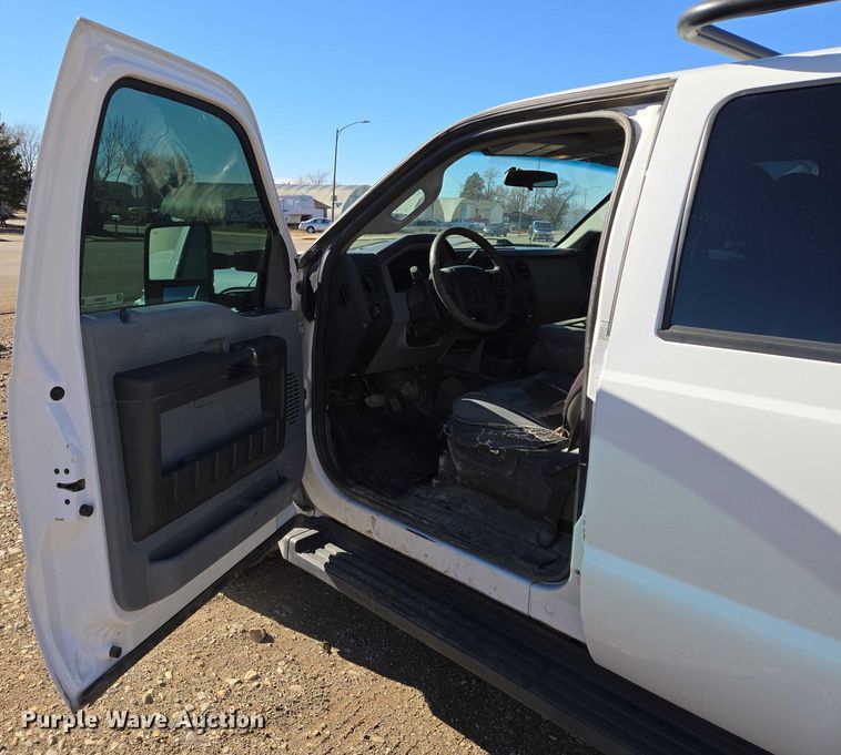 image for item ES2904 2015 Ford F350 Super Duty XL Crew Cab utility bed pickup truck