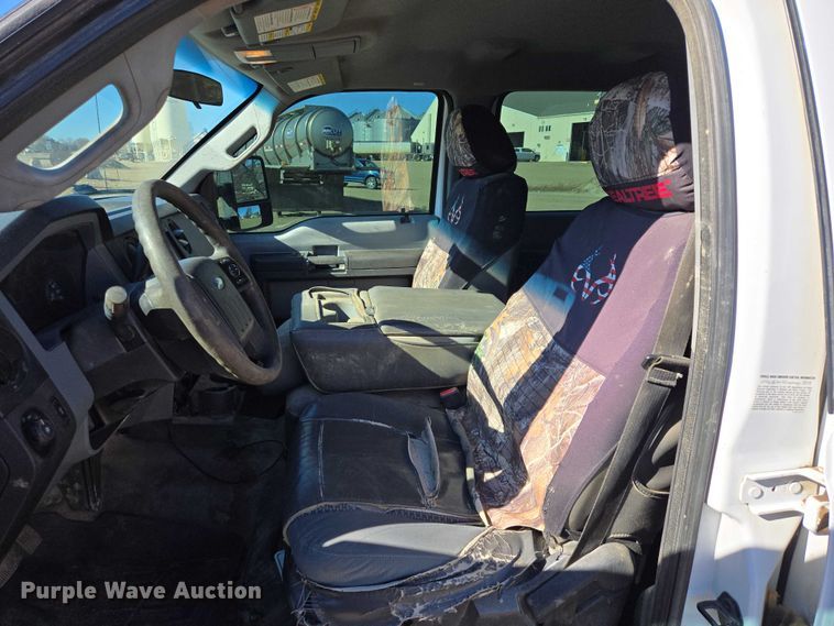 image for item ES2904 2015 Ford F350 Super Duty XL Crew Cab utility bed pickup truck