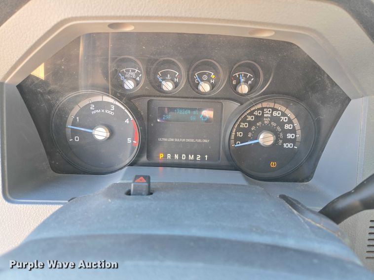 image for item ES2904 2015 Ford F350 Super Duty XL Crew Cab utility bed pickup truck