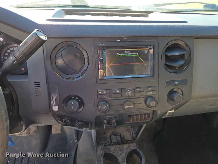 image for item ES2904 2015 Ford F350 Super Duty XL Crew Cab utility bed pickup truck