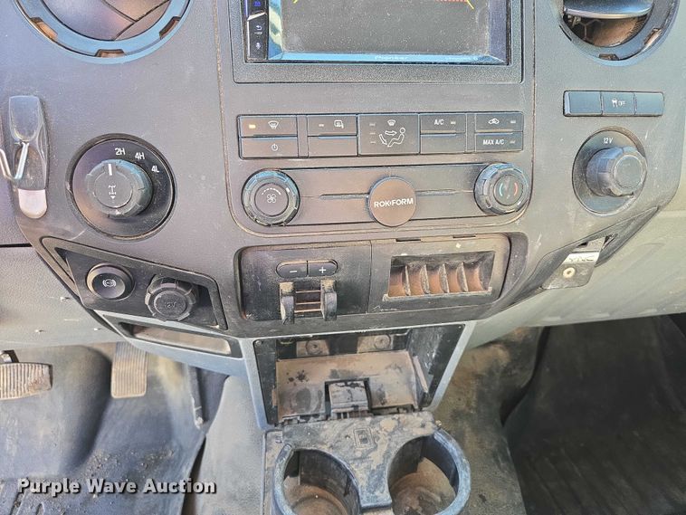 image for item ES2904 2015 Ford F350 Super Duty XL Crew Cab utility bed pickup truck