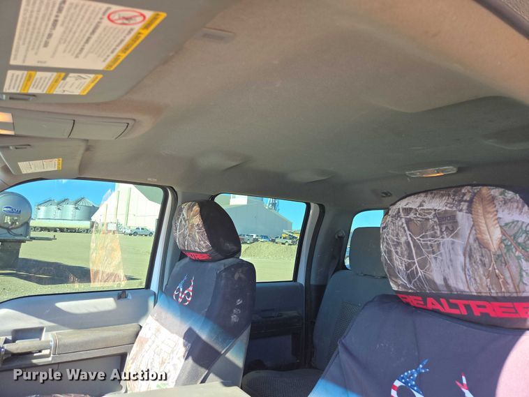 image for item ES2904 2015 Ford F350 Super Duty XL Crew Cab utility bed pickup truck