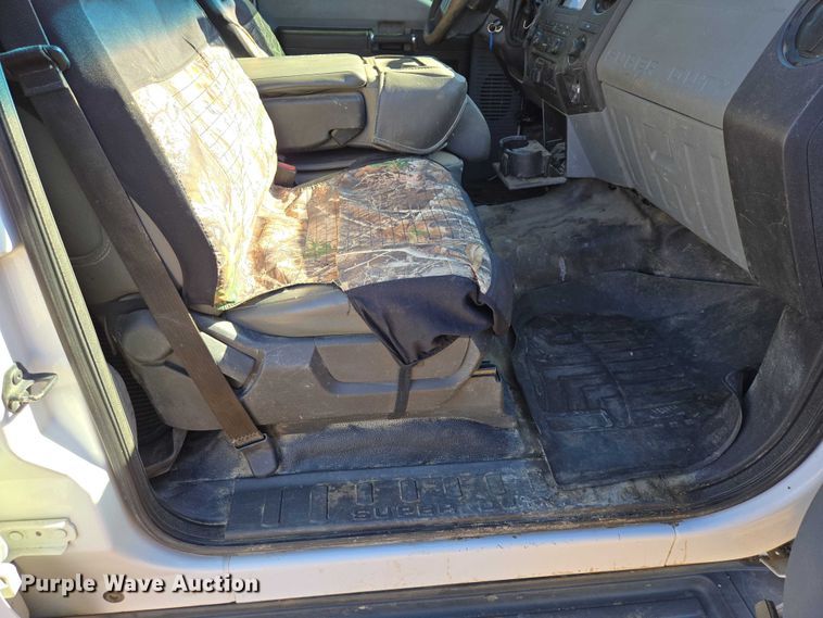 image for item ES2904 2015 Ford F350 Super Duty XL Crew Cab utility bed pickup truck