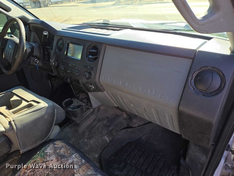 image for item ES2904 2015 Ford F350 Super Duty XL Crew Cab utility bed pickup truck