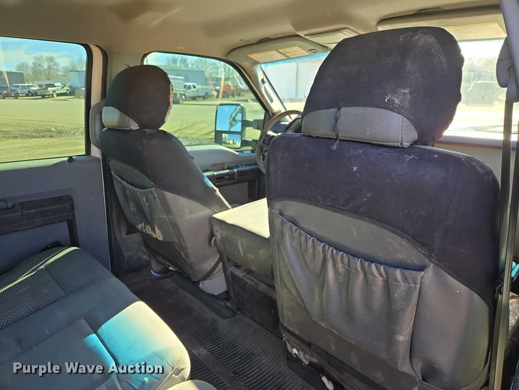 image for item ES2904 2015 Ford F350 Super Duty XL Crew Cab utility bed pickup truck