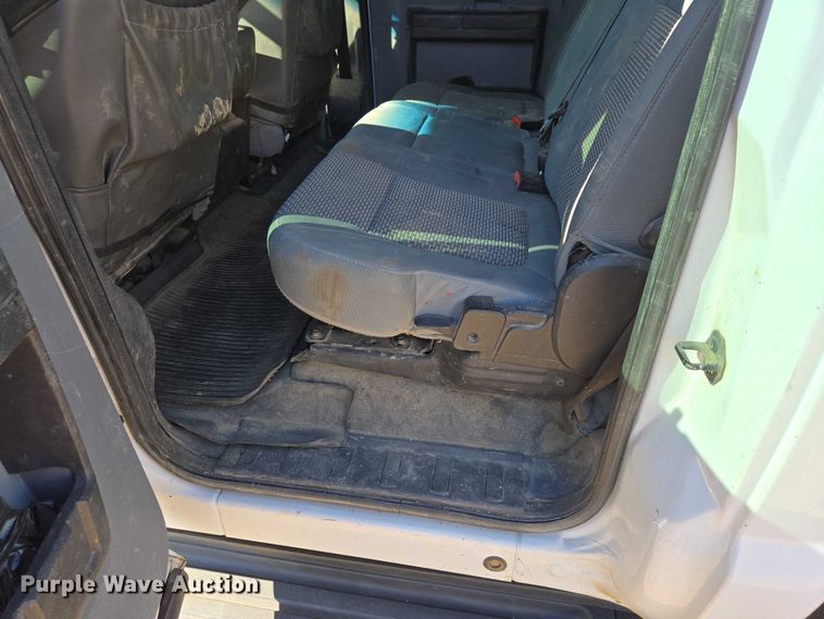 image for item ES2904 2015 Ford F350 Super Duty XL Crew Cab utility bed pickup truck