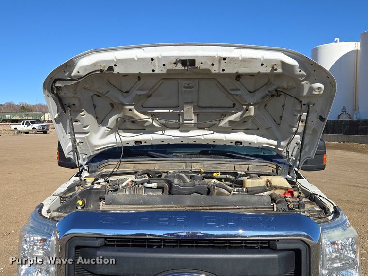 image for item ES2904 2015 Ford F350 Super Duty XL Crew Cab utility bed pickup truck