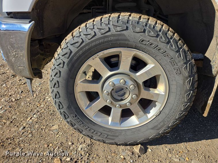 image for item ES2904 2015 Ford F350 Super Duty XL Crew Cab utility bed pickup truck