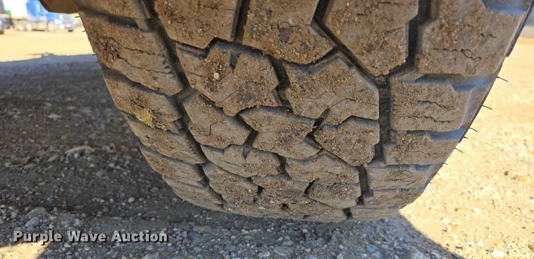 image for item ES2904 2015 Ford F350 Super Duty XL Crew Cab utility bed pickup truck