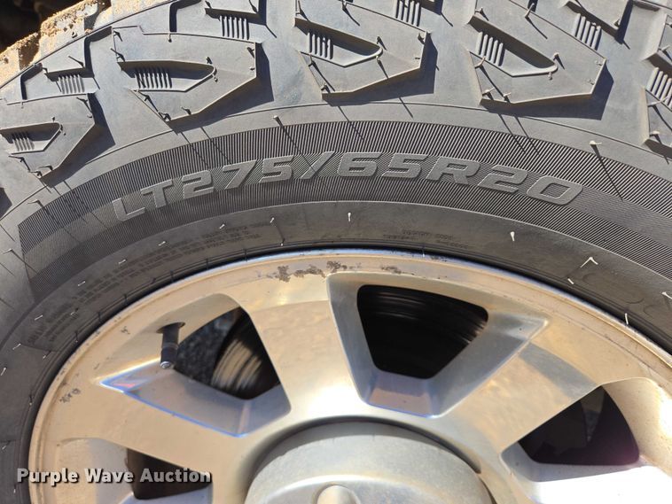 image for item ES2904 2015 Ford F350 Super Duty XL Crew Cab utility bed pickup truck