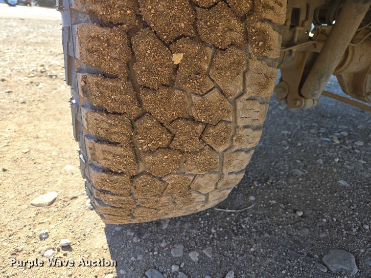 image for item ES2904 2015 Ford F350 Super Duty XL Crew Cab utility bed pickup truck