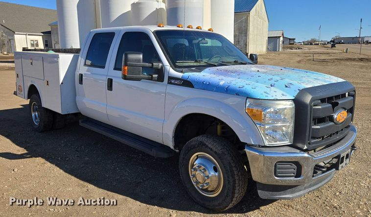 image for item ES2905 2015 Ford F350 Super Duty XL Crew Cab utility bed pickup truck