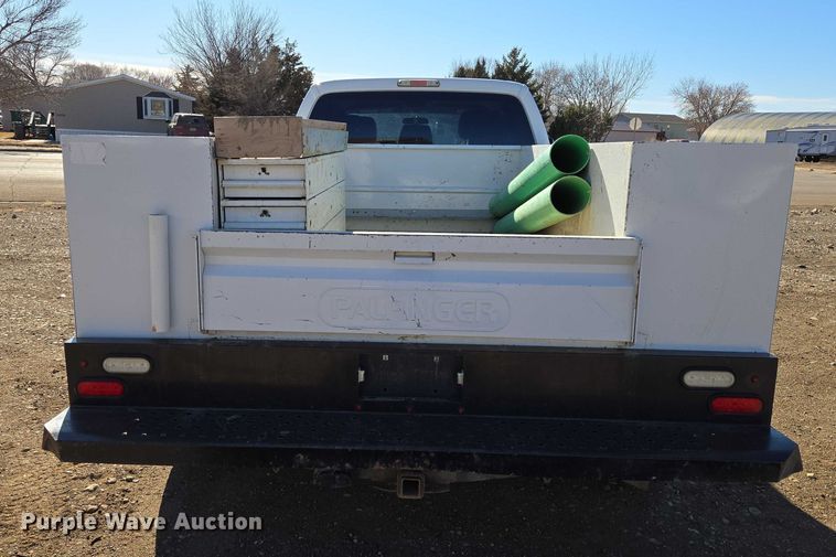 image for item ES2905 2015 Ford F350 Super Duty XL Crew Cab utility bed pickup truck