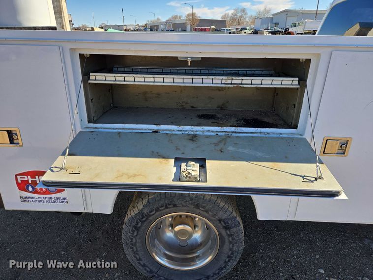 image for item ES2905 2015 Ford F350 Super Duty XL Crew Cab utility bed pickup truck