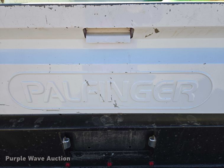 image for item ES2905 2015 Ford F350 Super Duty XL Crew Cab utility bed pickup truck