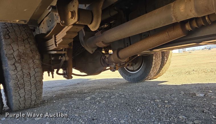 image for item ES2905 2015 Ford F350 Super Duty XL Crew Cab utility bed pickup truck