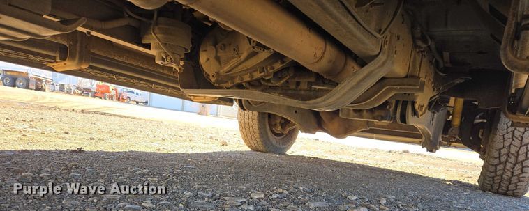 image for item ES2905 2015 Ford F350 Super Duty XL Crew Cab utility bed pickup truck