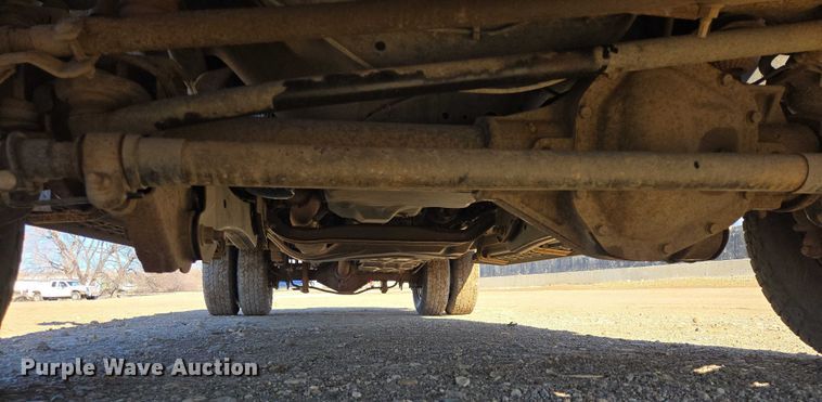 image for item ES2905 2015 Ford F350 Super Duty XL Crew Cab utility bed pickup truck