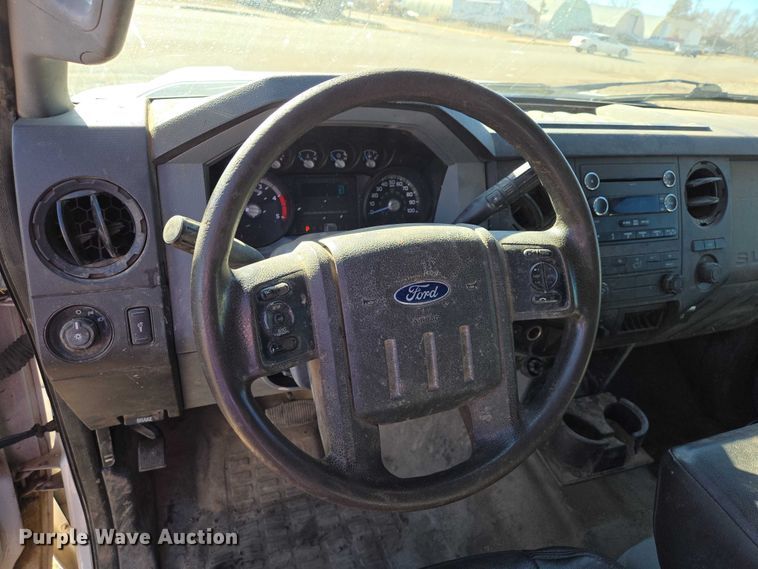 image for item ES2905 2015 Ford F350 Super Duty XL Crew Cab utility bed pickup truck