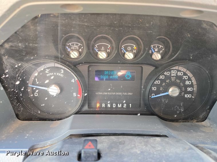 image for item ES2905 2015 Ford F350 Super Duty XL Crew Cab utility bed pickup truck