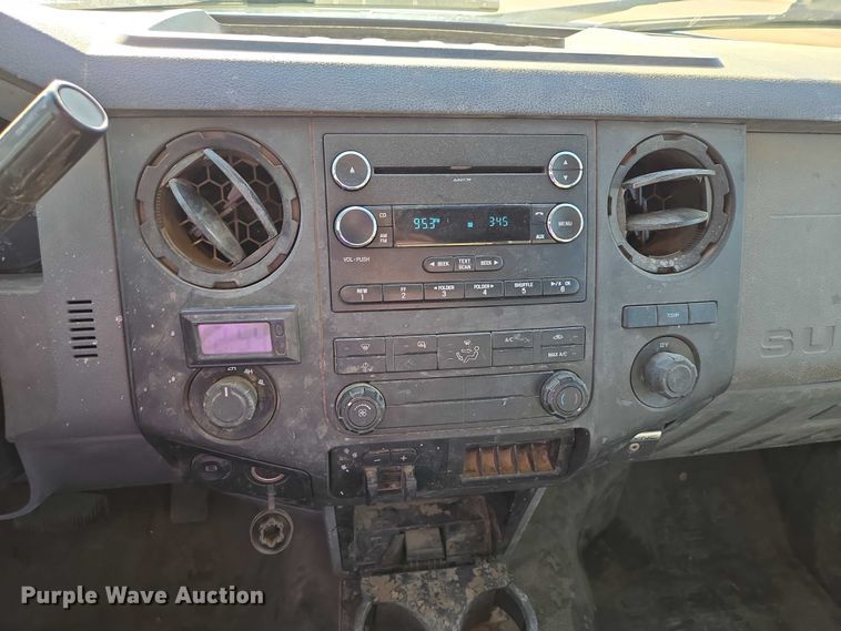 image for item ES2905 2015 Ford F350 Super Duty XL Crew Cab utility bed pickup truck