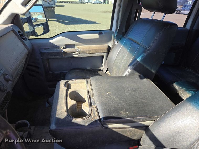 image for item ES2905 2015 Ford F350 Super Duty XL Crew Cab utility bed pickup truck