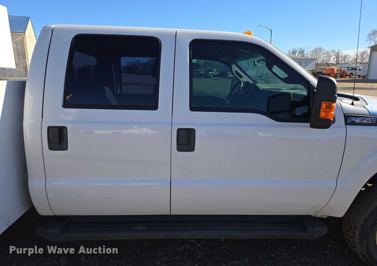 image for item ES2905 2015 Ford F350 Super Duty XL Crew Cab utility bed pickup truck