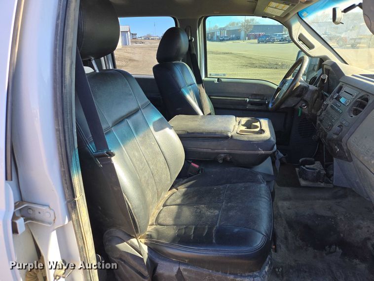 image for item ES2905 2015 Ford F350 Super Duty XL Crew Cab utility bed pickup truck