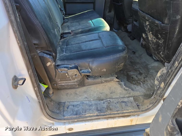 image for item ES2905 2015 Ford F350 Super Duty XL Crew Cab utility bed pickup truck