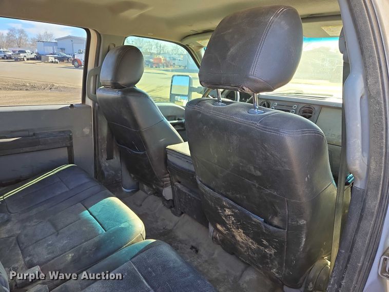 image for item ES2905 2015 Ford F350 Super Duty XL Crew Cab utility bed pickup truck