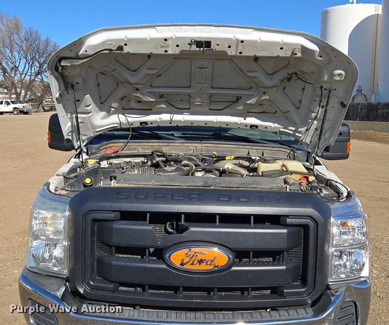 image for item ES2905 2015 Ford F350 Super Duty XL Crew Cab utility bed pickup truck