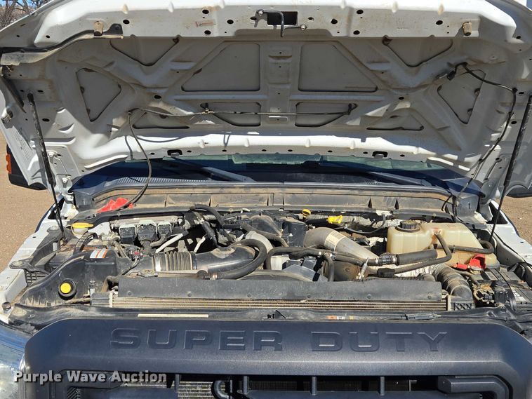 image for item ES2905 2015 Ford F350 Super Duty XL Crew Cab utility bed pickup truck