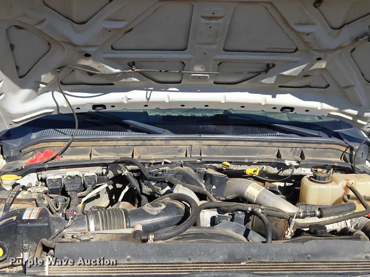 image for item ES2905 2015 Ford F350 Super Duty XL Crew Cab utility bed pickup truck