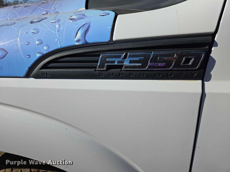 image for item ES2905 2015 Ford F350 Super Duty XL Crew Cab utility bed pickup truck