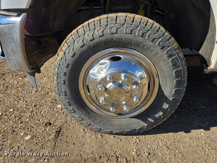 image for item ES2905 2015 Ford F350 Super Duty XL Crew Cab utility bed pickup truck